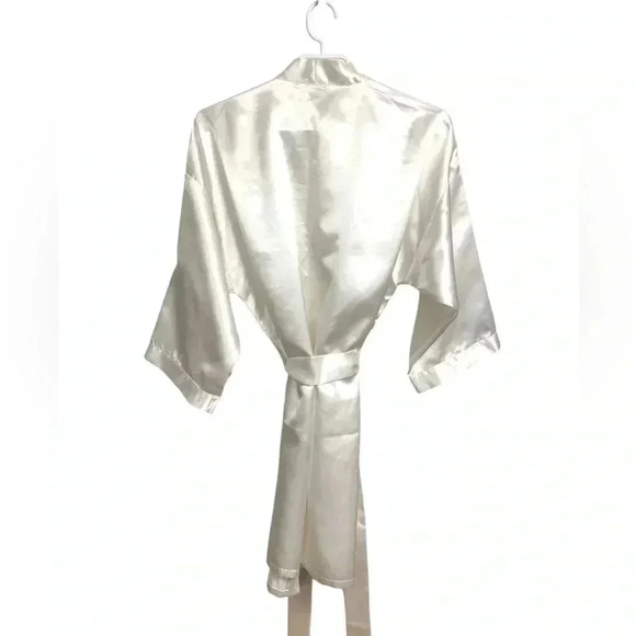 Vintage Gloria Vanderbilt  bright white dressing gown, Size small - Picture 6 of 7